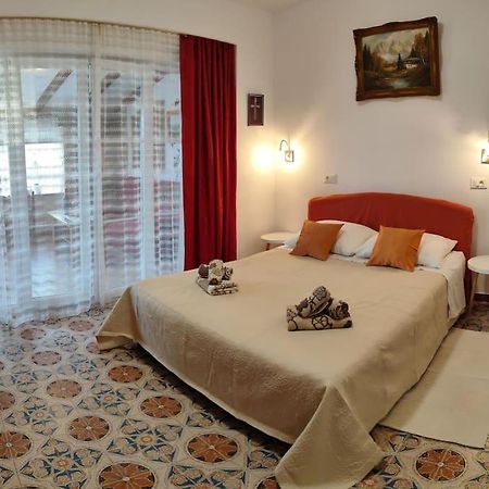 Apartment Istra Near Beach โรวีน ภายนอก รูปภาพ